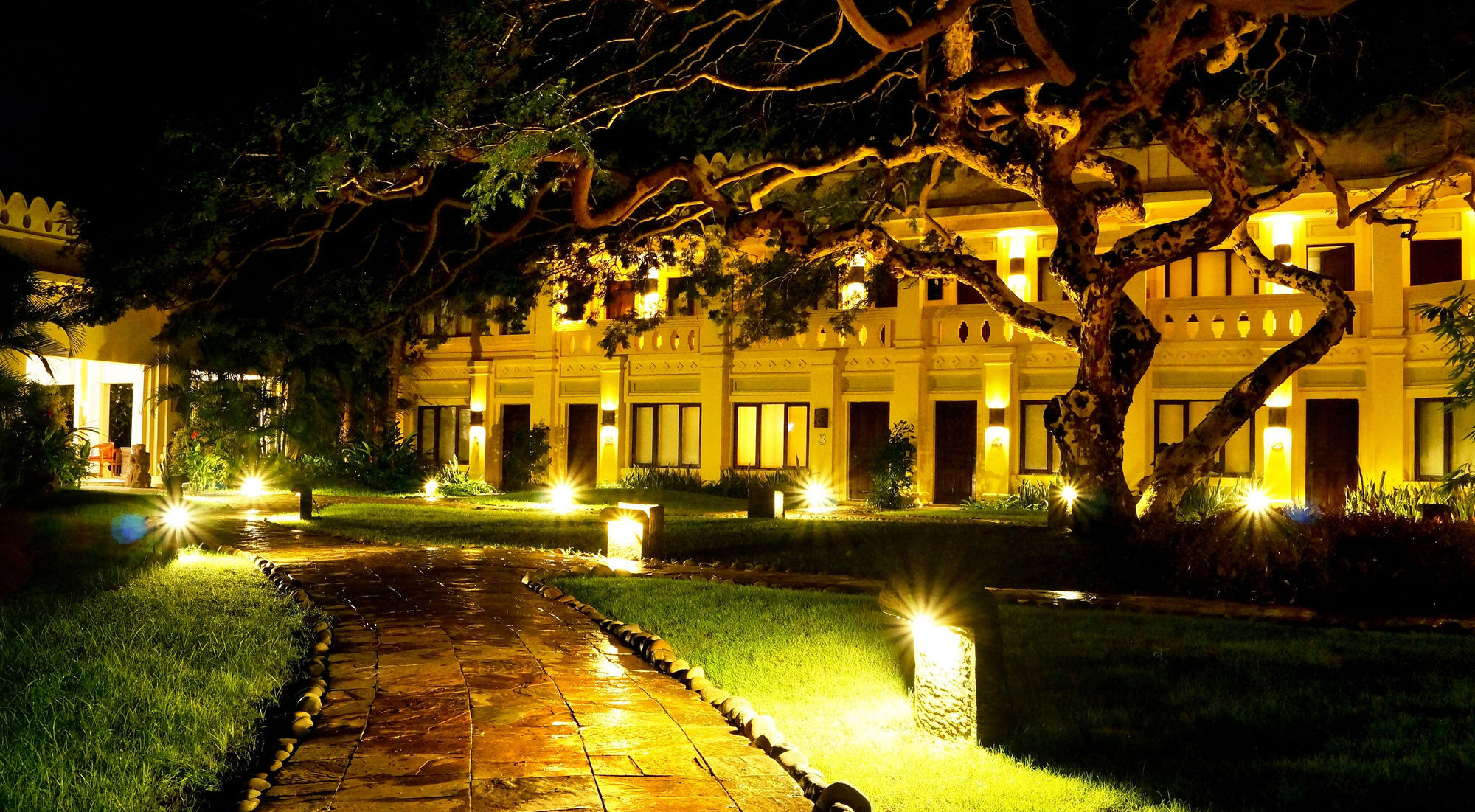 Areindmar Hotel Bagan Luaran gambar